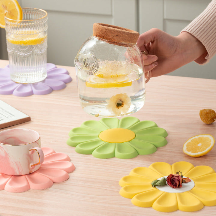 Daisy Flower Silicone Trivets: Your Kitchen's New Best Friend