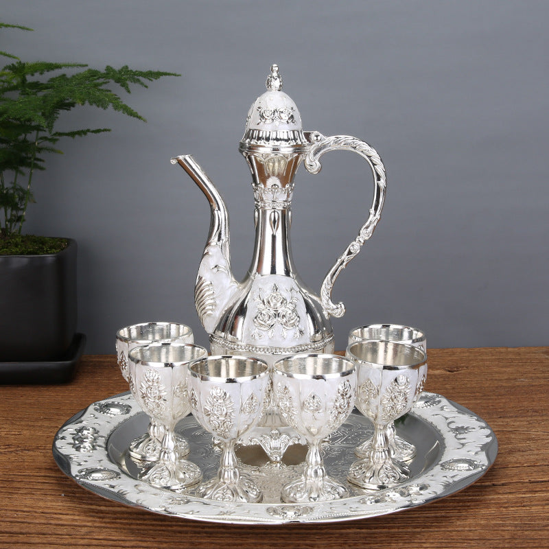 Elevate Your Dining Experience with the Court Style Wine Glass Carafe Set