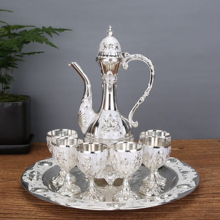 Elevate Your Dining Experience with the Court Style Wine Glass Carafe Set
