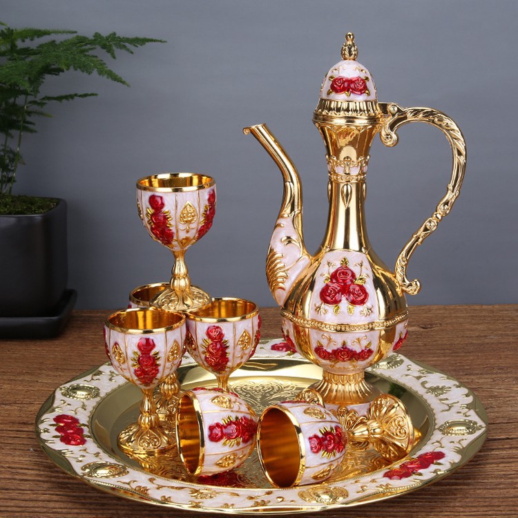 Court Style Wine Glass Carafe Set Classic Dining Hotel Decor